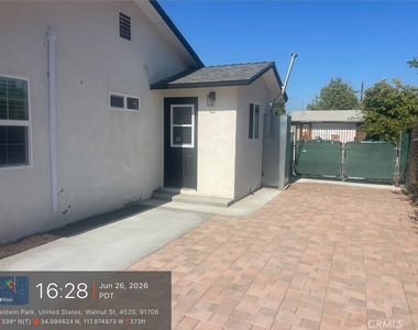 4532 Walnut - Photo Thumbnail 5