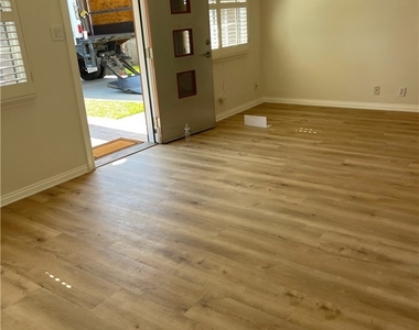 4532 Walnut - Photo Thumbnail 2