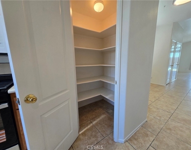 481 N Pinewood - Photo Thumbnail 6