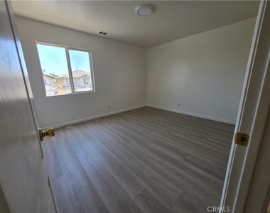 481 N Pinewood - Photo Thumbnail 22