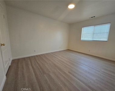 481 N Pinewood - Photo Thumbnail 25