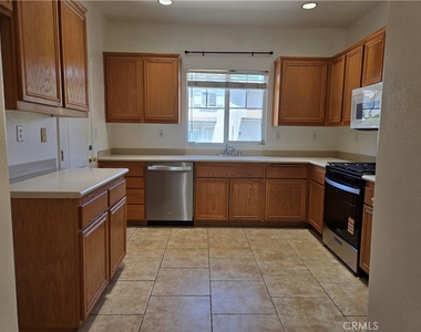 481 N Pinewood - Photo Thumbnail 5