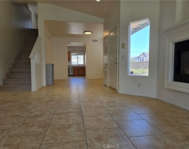 481 N Pinewood - Photo Thumbnail 3