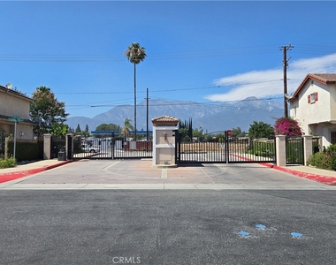 481 N Pinewood - Photo Thumbnail 28