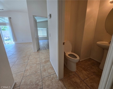 481 N Pinewood - Photo Thumbnail 9