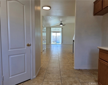 481 N Pinewood - Photo Thumbnail 7