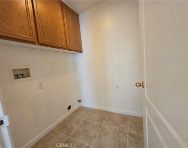 481 N Pinewood - Photo Thumbnail 10