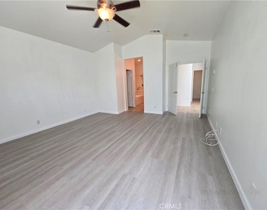 481 N Pinewood - Photo Thumbnail 11
