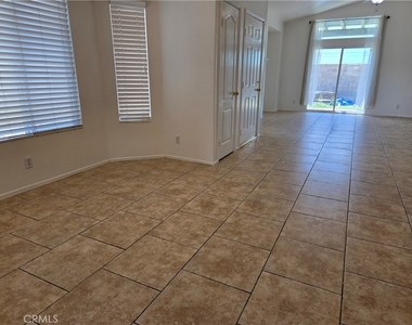 481 N Pinewood - Photo Thumbnail 8