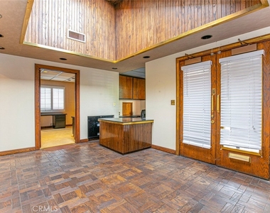 208 S Louise Street - Photo Thumbnail 9