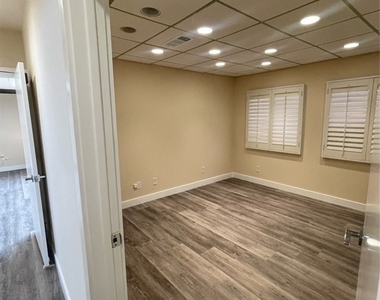 208 S Louise Street - Photo Thumbnail 41