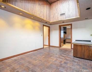 208 S Louise Street - Photo Thumbnail 8