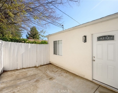 2926 Fairmount Avenue - Photo Thumbnail 1