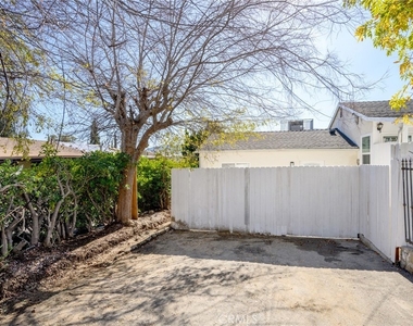 2926 Fairmount Avenue - Photo Thumbnail 10