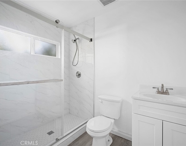 2926 Fairmount Avenue - Photo Thumbnail 9