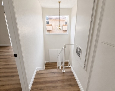 2032 S Bon View Avenue S - Photo Thumbnail 8
