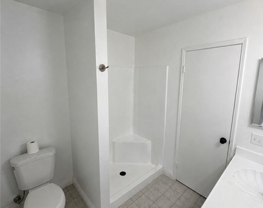 2032 S Bon View Avenue S - Photo Thumbnail 11