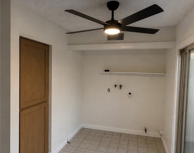 2032 S Bon View Avenue S - Photo Thumbnail 13