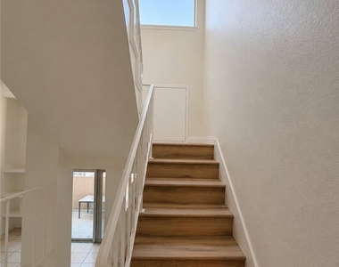 2032 S Bon View Avenue S - Photo Thumbnail 12