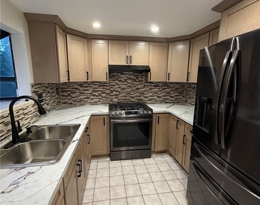 2032 S Bon View Avenue S - Photo Thumbnail 16