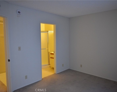 410 Milford Street - Photo Thumbnail 12