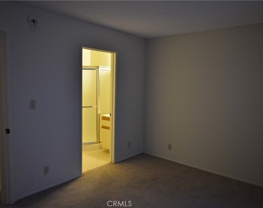 410 Milford Street - Photo Thumbnail 13