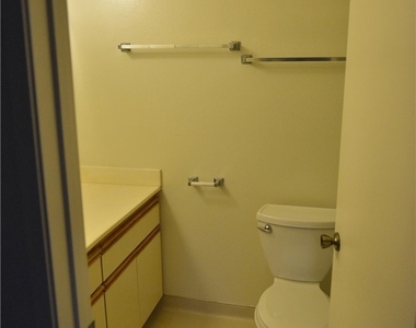 410 Milford Street - Photo Thumbnail 10