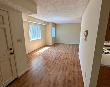 420 Milford Street - Photo Thumbnail 9