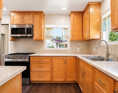 11744 Mulhall Street - Photo Thumbnail 13