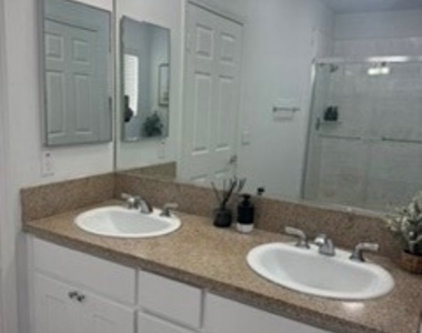 879 Michigan Boulevard - Photo Thumbnail 13