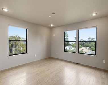 7957 Michigan Ave - Photo Thumbnail 20