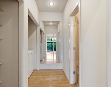 7957 Michigan Ave - Photo Thumbnail 12