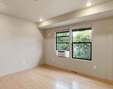 7957 Michigan Ave - Photo Thumbnail 19