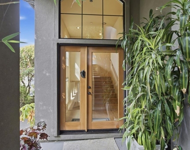 7957 Michigan Ave - Photo Thumbnail 2