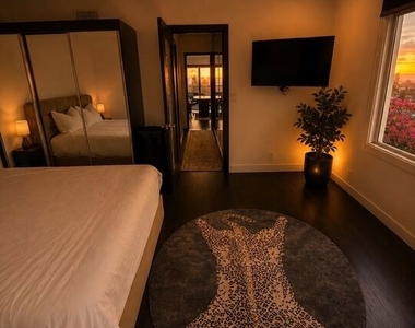 8810 Hollywood Boulevard - Photo Thumbnail 30