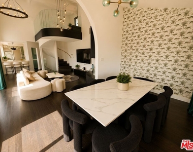 8810 Hollywood Boulevard - Photo Thumbnail 14