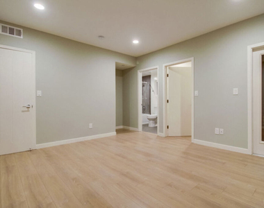 6119 Fountain Avenue - Photo Thumbnail 7