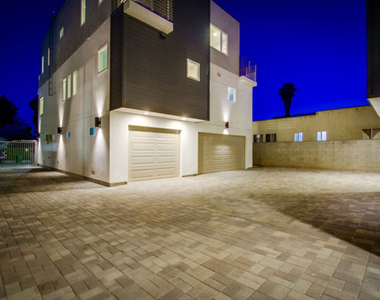 6119 Fountain Avenue - Photo Thumbnail 9