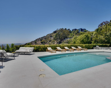 8908 Alto Cedro Drive - Photo Thumbnail 32