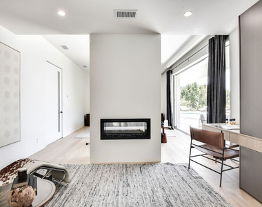 8908 Alto Cedro Drive - Photo Thumbnail 15