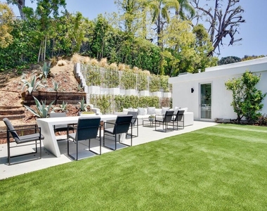 8908 Alto Cedro Drive - Photo Thumbnail 35