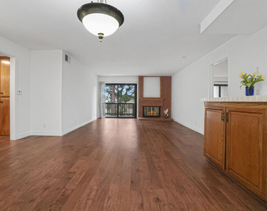 8512 Tuscany Avenue - Photo Thumbnail 1