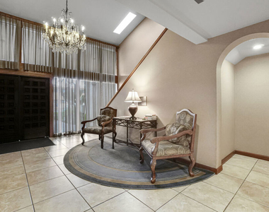 8512 Tuscany Avenue - Photo Thumbnail 25