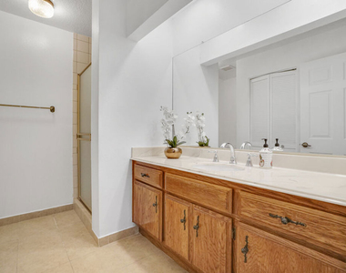8512 Tuscany Avenue - Photo Thumbnail 21
