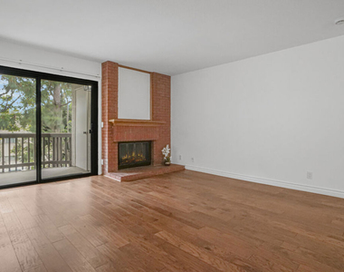 8512 Tuscany Avenue - Photo Thumbnail 2