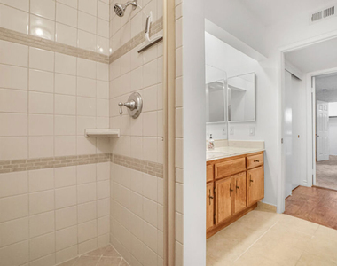 8512 Tuscany Avenue - Photo Thumbnail 22
