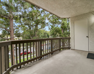 8512 Tuscany Avenue - Photo Thumbnail 5