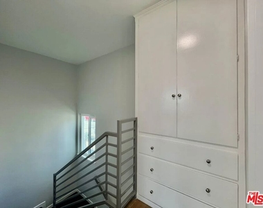 903 S Barrington Avenue - Photo Thumbnail 25