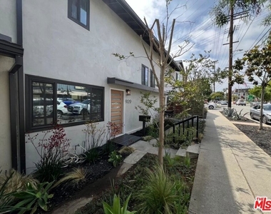 903 S Barrington Avenue - Photo Thumbnail 9