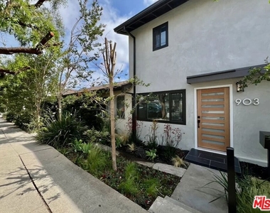 903 S Barrington Avenue - Photo Thumbnail 2